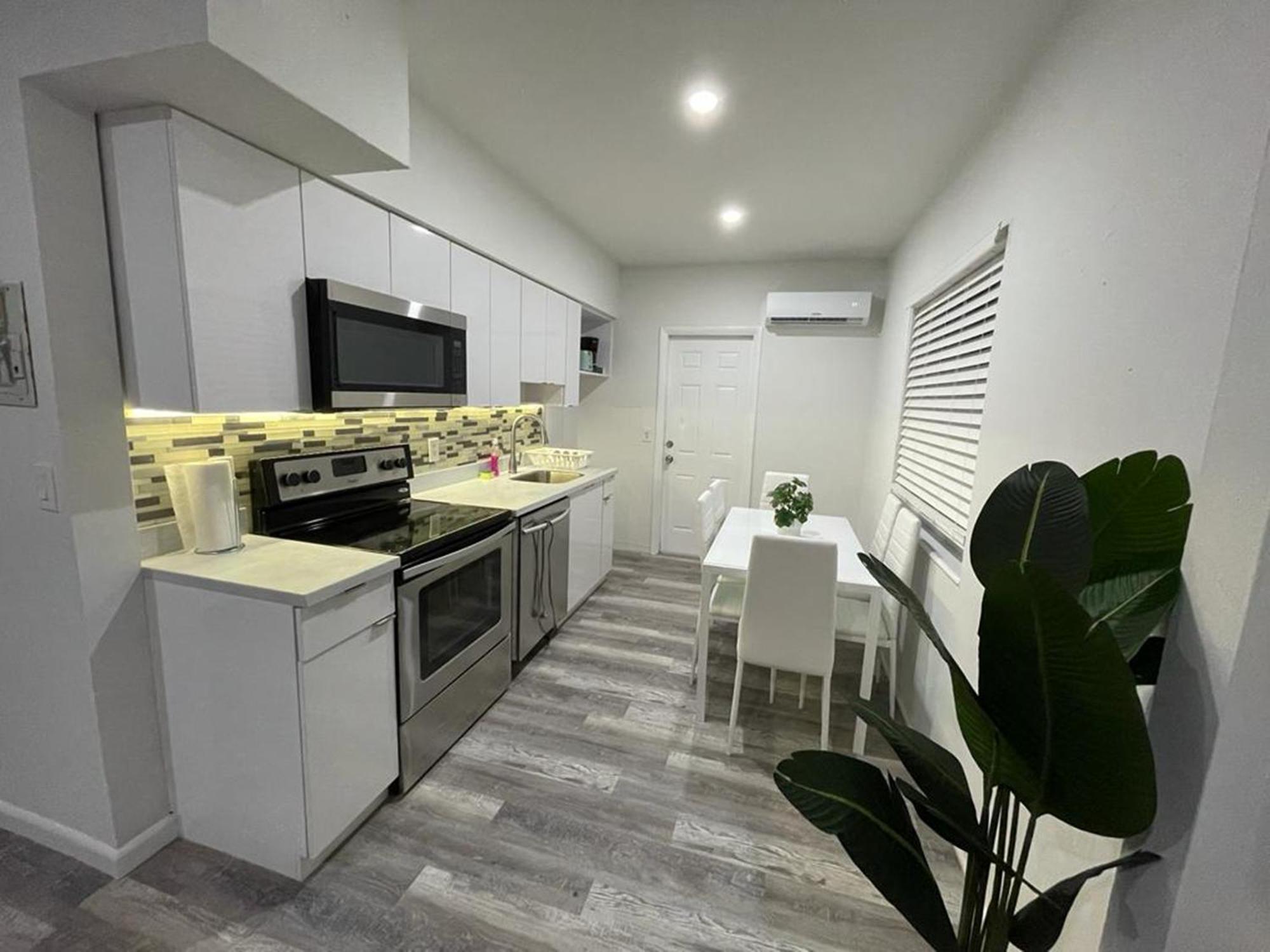 Douglas Rd Apartments Miami Buitenkant foto